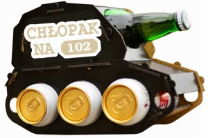Stojak na alkohol czołg z grawerem czołg na piwo chłopak na 102